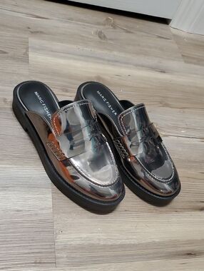 Marc Fisher Women’s Chrome Mirror Slip-On Mule Loafers Size 6.5